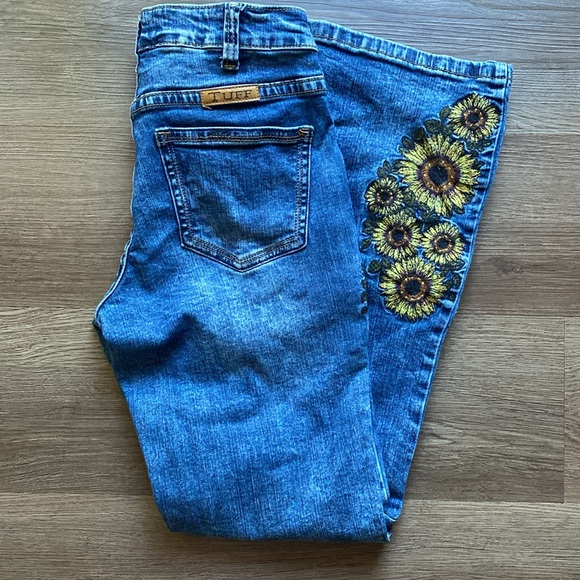 Cowgirl Tuff Blue Jeans with Sunflower Embroidery - Picture 6 of 6